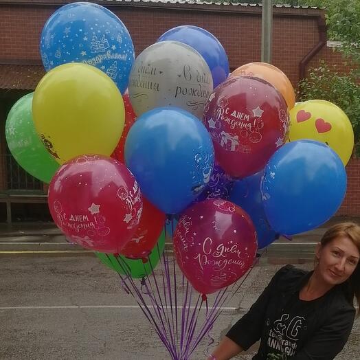 25 разноцветных шаров "С днем рождения"