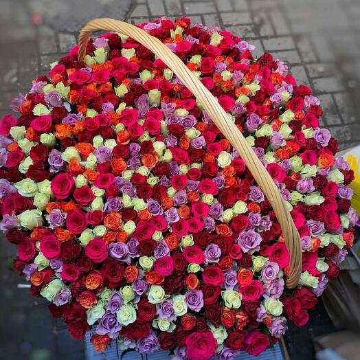 Basket with 501 roses