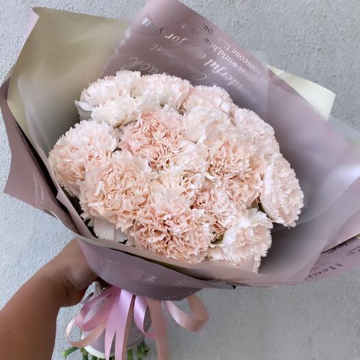 Delicate cloud - bouquet of dianthuses