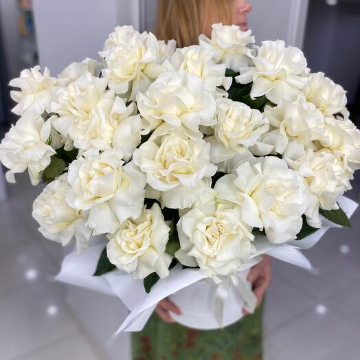 Коробка с ажурными розами