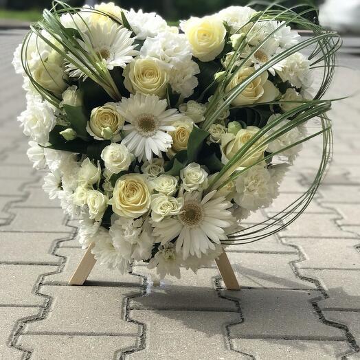 Corona corazón en colores claros