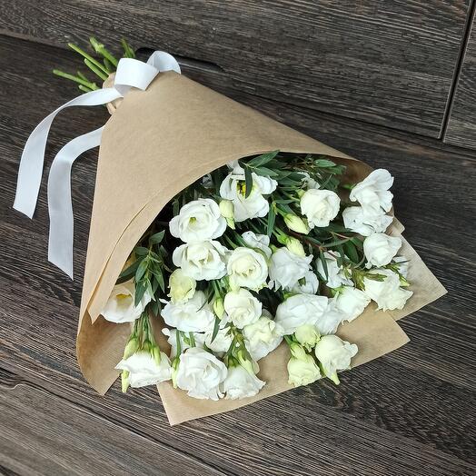 Bouquet of eustoma and eucalyptus