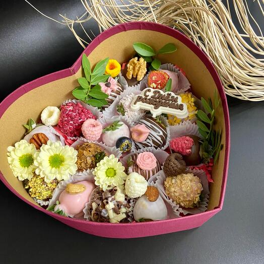 Клубника в шоколаде сердце 3
