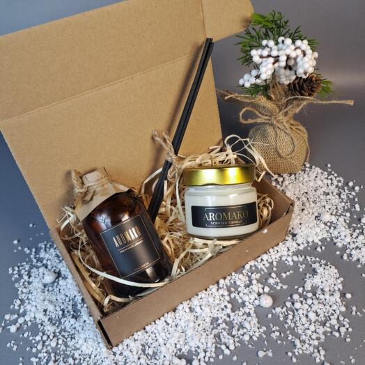 Подарочный набор "Диффузор SandalWood Vetiver 100 мл и свеча Виски и Табак 100 гр." АРОМАКО