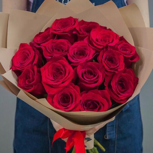 Букет из 15 красных роз 50 см