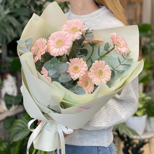 Гербера мини с эвкалиптом