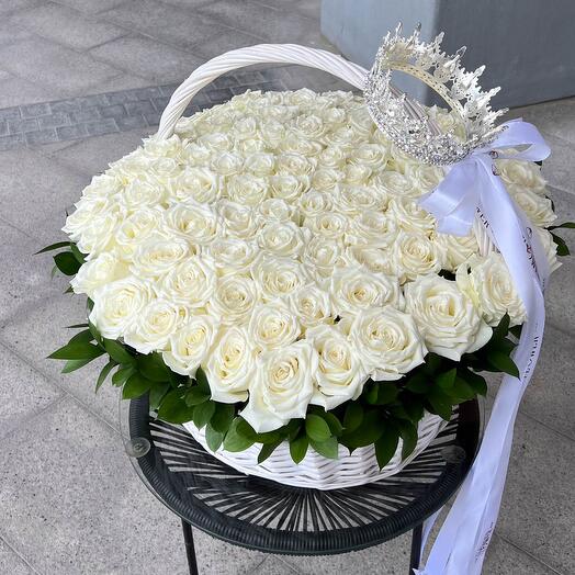 101 white Roses in Basket
