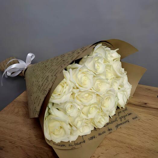 Bouquet of 21 white roses 40 cm