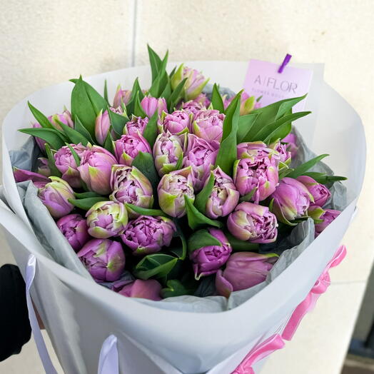 Peony tulips in box 💜