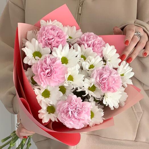 Букет «Очарование» / хризантема диантусы ромашки