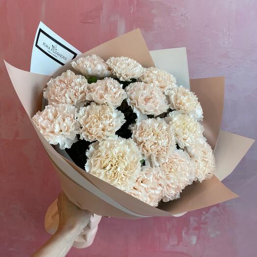 Букет из кремовых диантусов