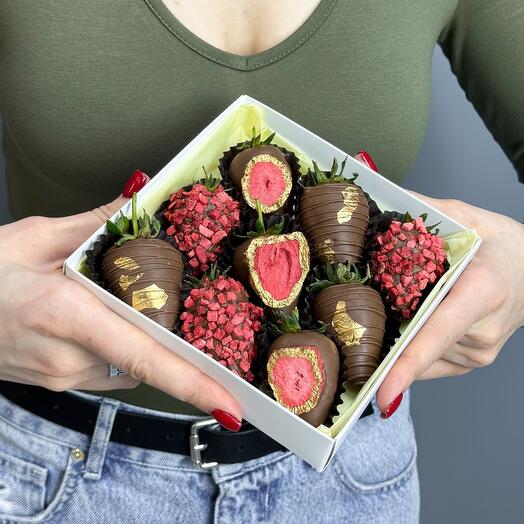 Набор клубники в шоколаде 9 шт Strawberry