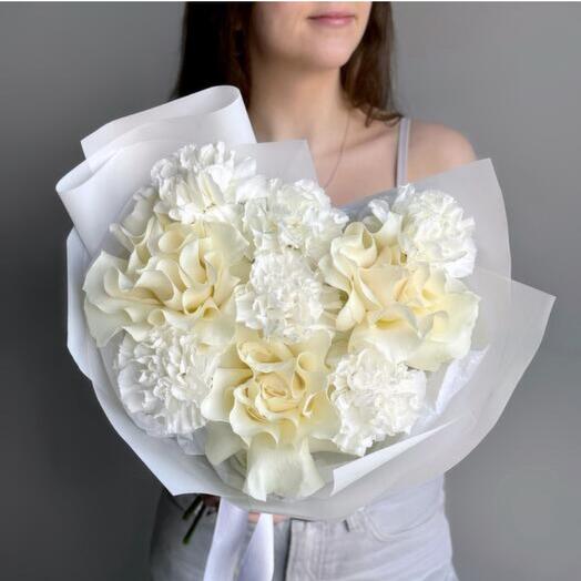 Ramo con rosas y Dianthus