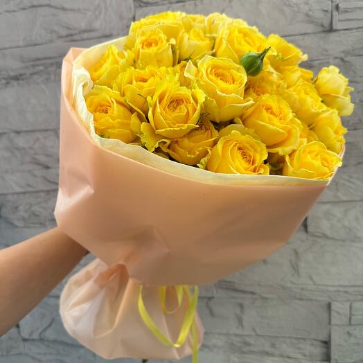 Yellow Peony-shaped roses💛