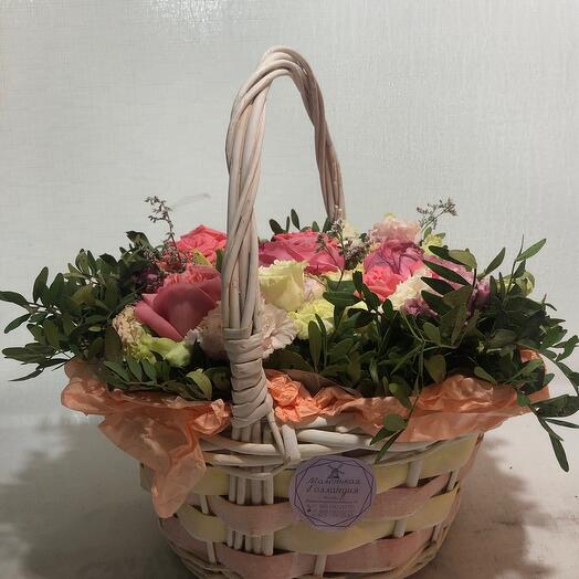 Корзина розы альстромерия эустома
