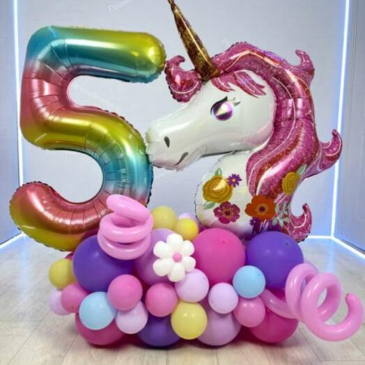 Радужный единорог с цифрой на 5 лет