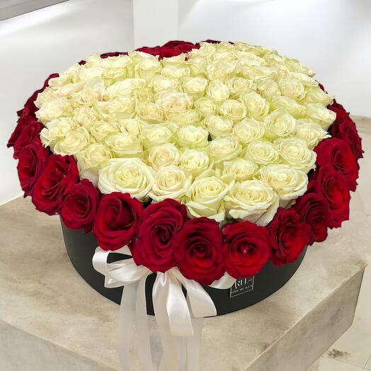 Heart roses white and red in round box