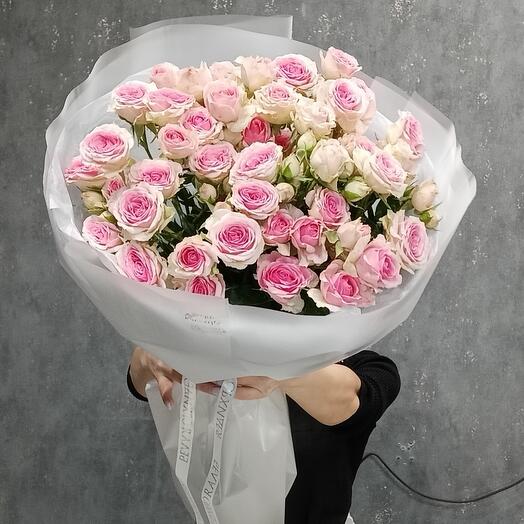 Bouquet of bush roses