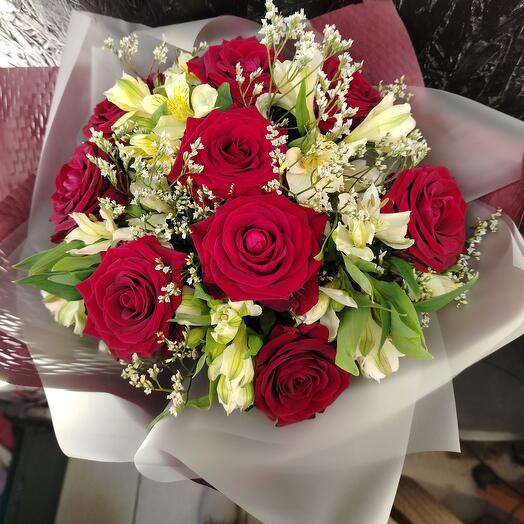 Ramo de rosas rojas