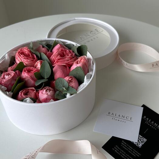 Peony-shaped roses in a box "Tenderness with delivery"