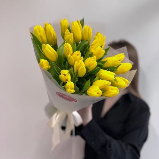 Букет 25 желтых тюльпанов