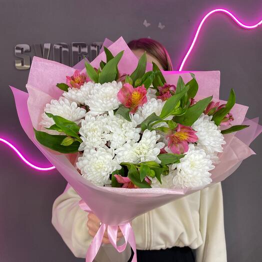 Нежный букет с альстромерией🌸
