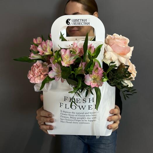 Цветы в коробке Fresh Flower