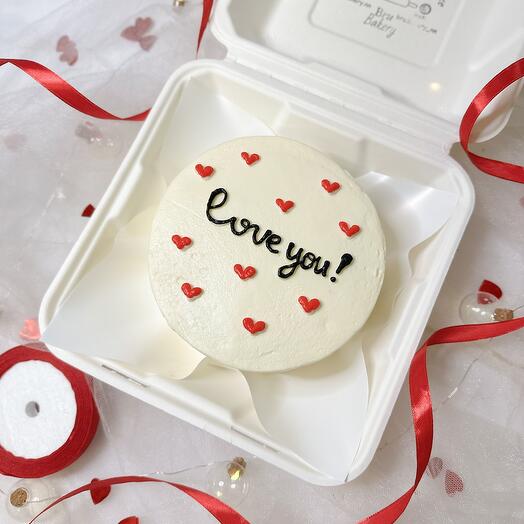 Бенто торт на 14 февраля с сердечками «love you»