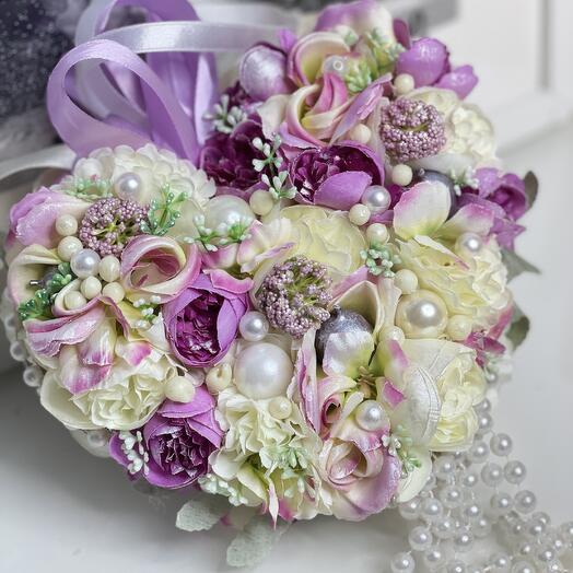 Three-dimensional decorative heart