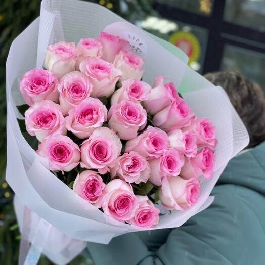 25 нежных эквадорских роз