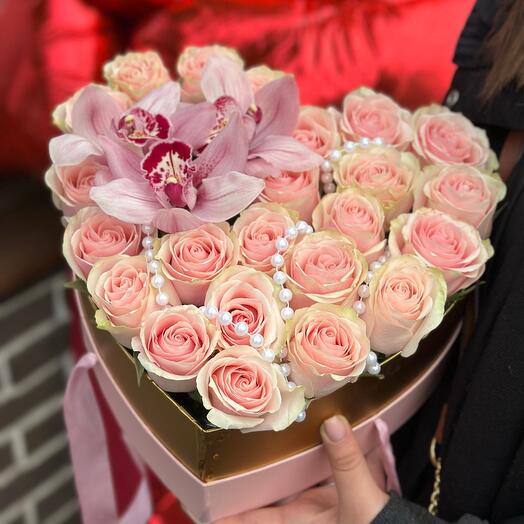 Сердце с орхидеей