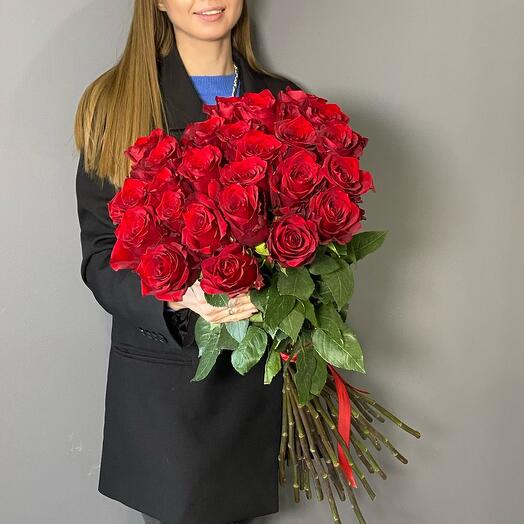 25 высоких красных роз 80см