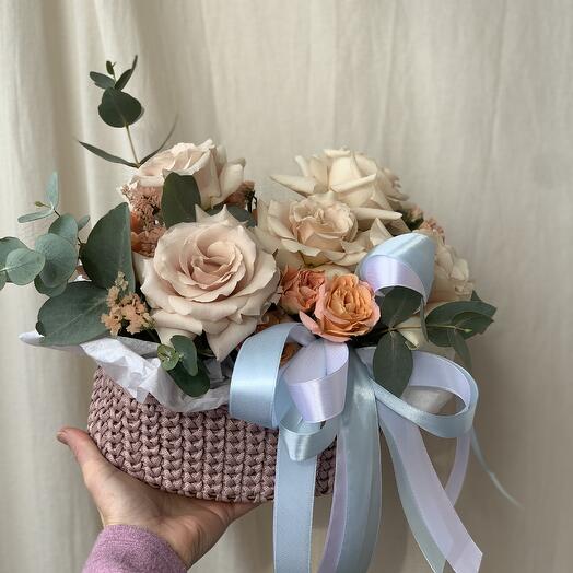 Корзина с французскими розами