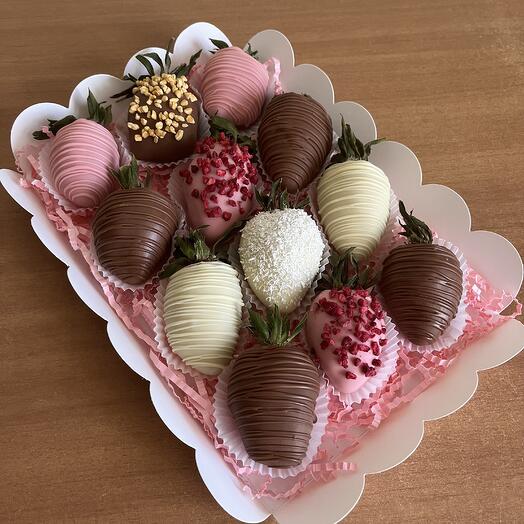 Клубника в шоколаде Розовое облако