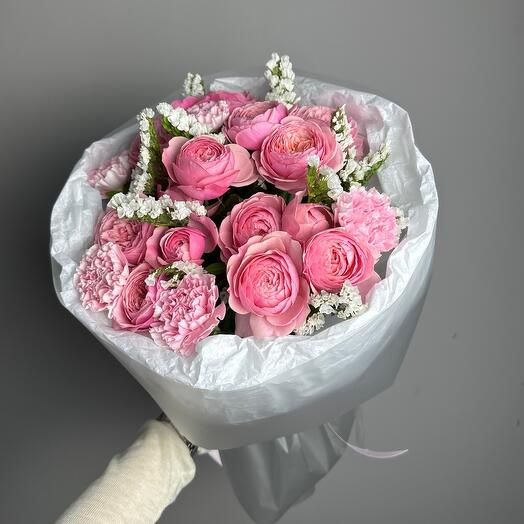 Букет с кустовой розой сильва, статицей, диантусом🌸
