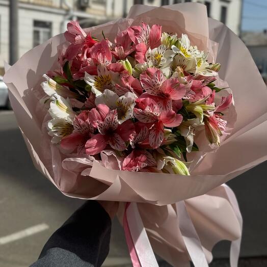 Букет альстромерии