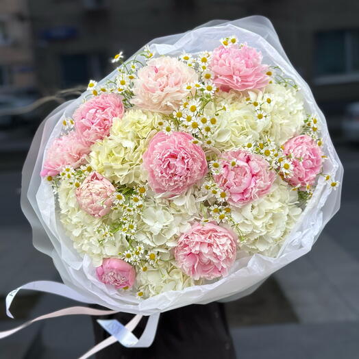 Un gran ramo de margaritas, peonías y hortensias"el sueño de una Niña💗"