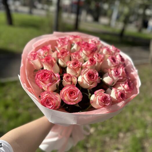 Моно букет из нежно розовых роз