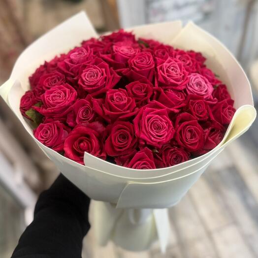 35 rosas en un diseño delicado🌸