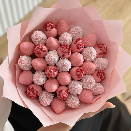 Bouquet of strawberries in Belgian chocolate