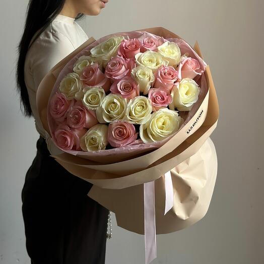 25 роз микс