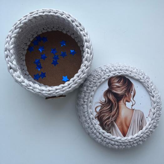 Корзина интерьерная «Девушка с хвостом»