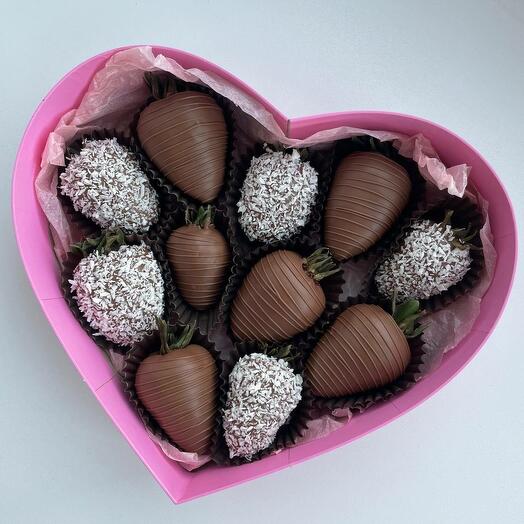 Набор клубники в шоколаде "Сердце"