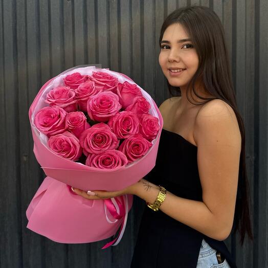 Монобукет из 15 малиновых роз