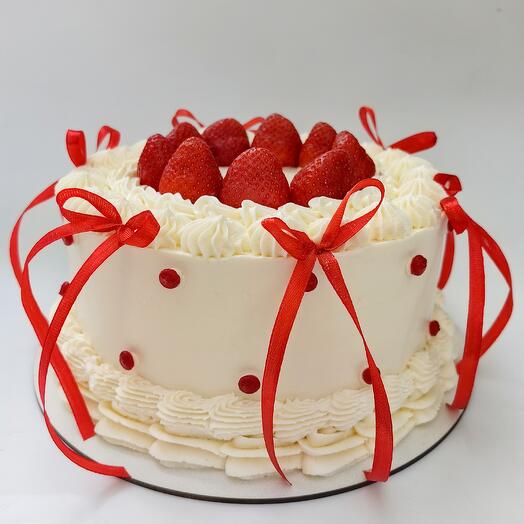 Торт 1,5 кг с клубникой