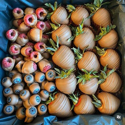 Клубника ,голубика ,малина в шоколаде  «Berry Style»