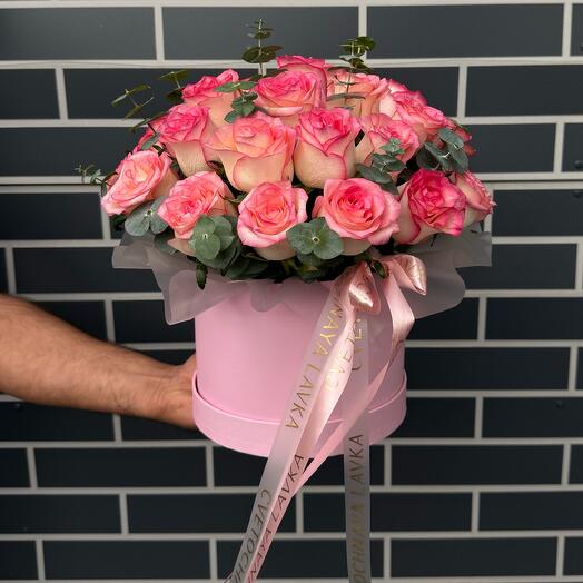 Коробка с цветами из 31 розы