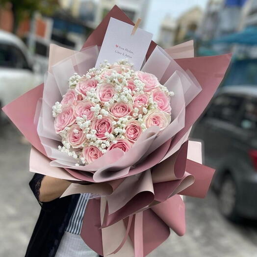 Luxurious 20 Pink Roses Premium Bouquet