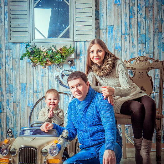 Подарочный сертификат «Семейная фотосессия в студии» (Пакет 1, от 1 до 6 чел)