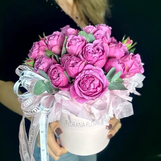 Мисти баблс/баблз. РозовыеПионовидные розы в коробке